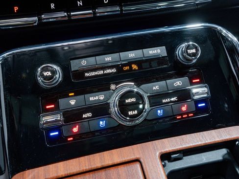 Used 2024 Lincoln Navigator Reserve w/ Equipment Group 201A image 24