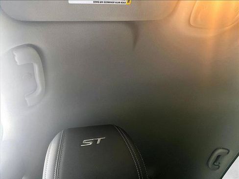 Used 2024 Buick Encore GX Sport Touring w/ Comfort Package FWD image 17
