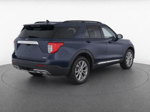 Used 2024 Ford Explorer XLT w/ Equipment Group 202A AWD/4WD image 5