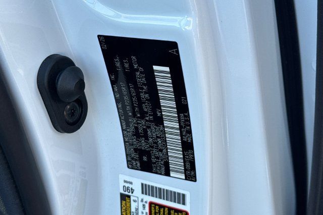 Certified 2026 Toyota Sienna XLE FWD image 35