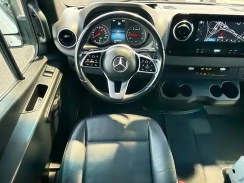 Used 2022 Mercedes-Benz Sprinter 3500 image 21