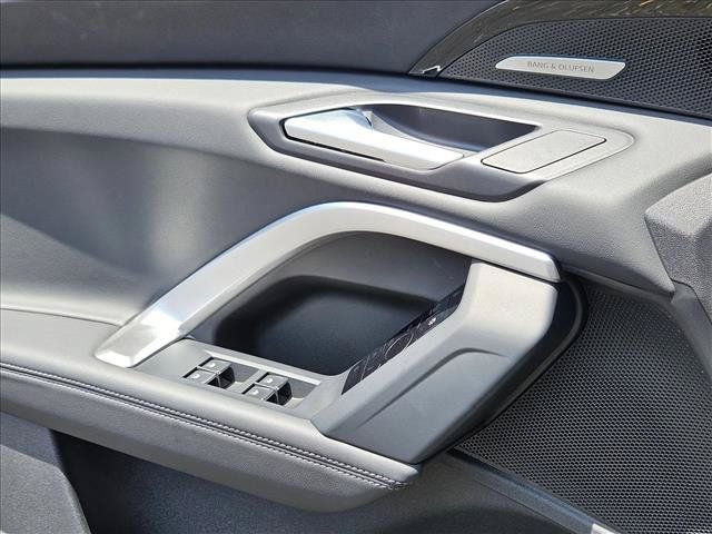 Certified 2025 Audi Q5 Premium Plus AWD/4WD image 11