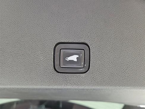 Used 2021 Cadillac XT6 Premium Luxury image 8