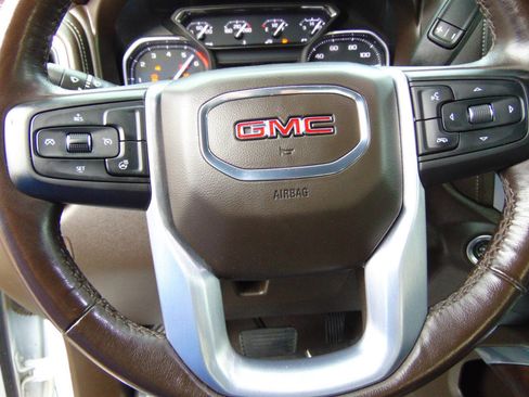 Used 2021 GMC Sierra 3500 SLT w/ SLT Convenience Package image 20
