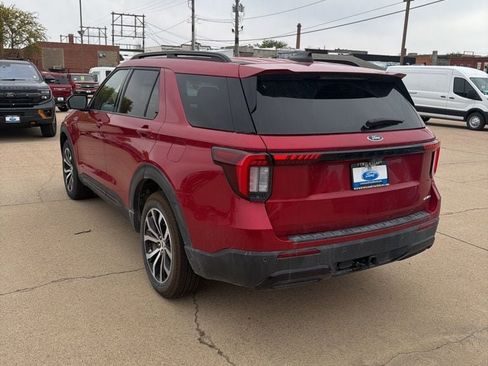 Used 2025 Ford Explorer ST-Line AWD/4WD image 8