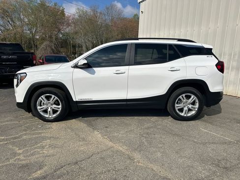 Used 2022 GMC Terrain SLE w/ Driver Convenience Package image 9