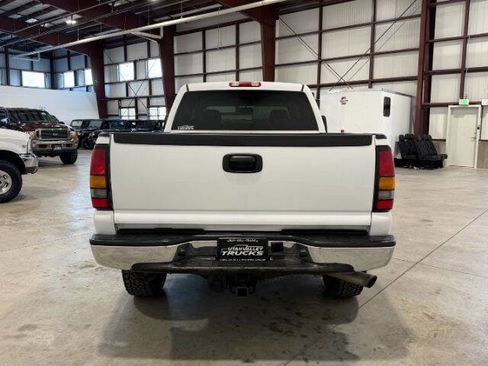 Used 2005 GMC Sierra 2500 SLE w/ Heavy-Duty Power Package AWD/4WD image 9