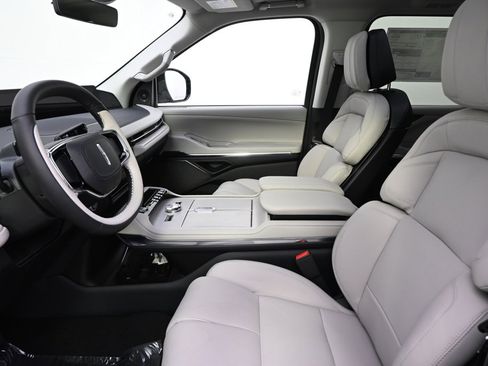 New 2025 Lincoln Navigator L Reserve image 13