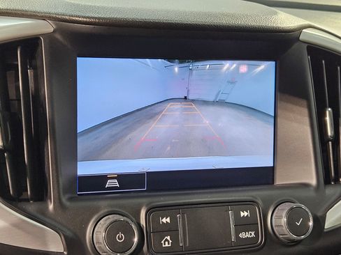 Used 2024 GMC Terrain SLT image 29