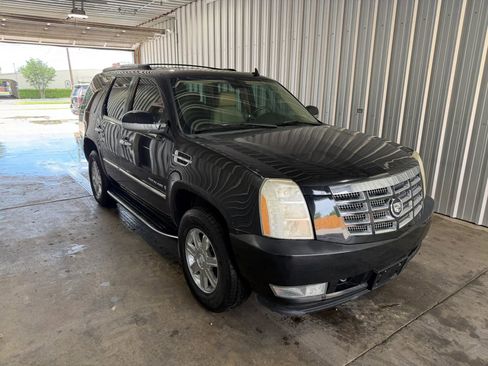 Used 2007 Cadillac Escalade AWD w/ Information Package image 4