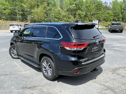 Used 2019 Toyota Highlander XLE image 5