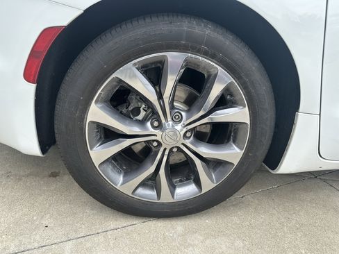 Used 2017 Chrysler Pacifica Limited FWD image 13