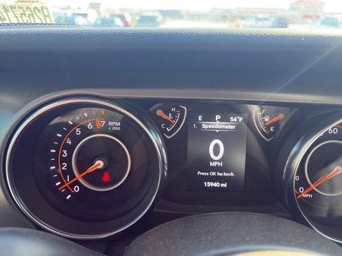 Used 2022 Jeep Gladiator Sport image 8