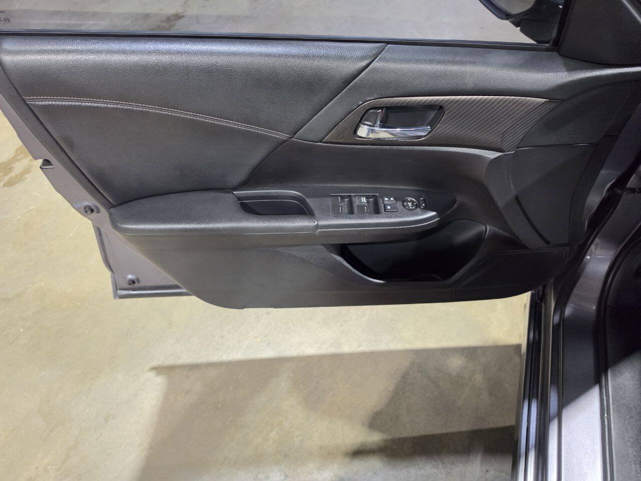 Used 2016 Honda Accord Sport image 23