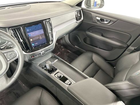 Used 2025 Volvo S60 B5 Core image 21