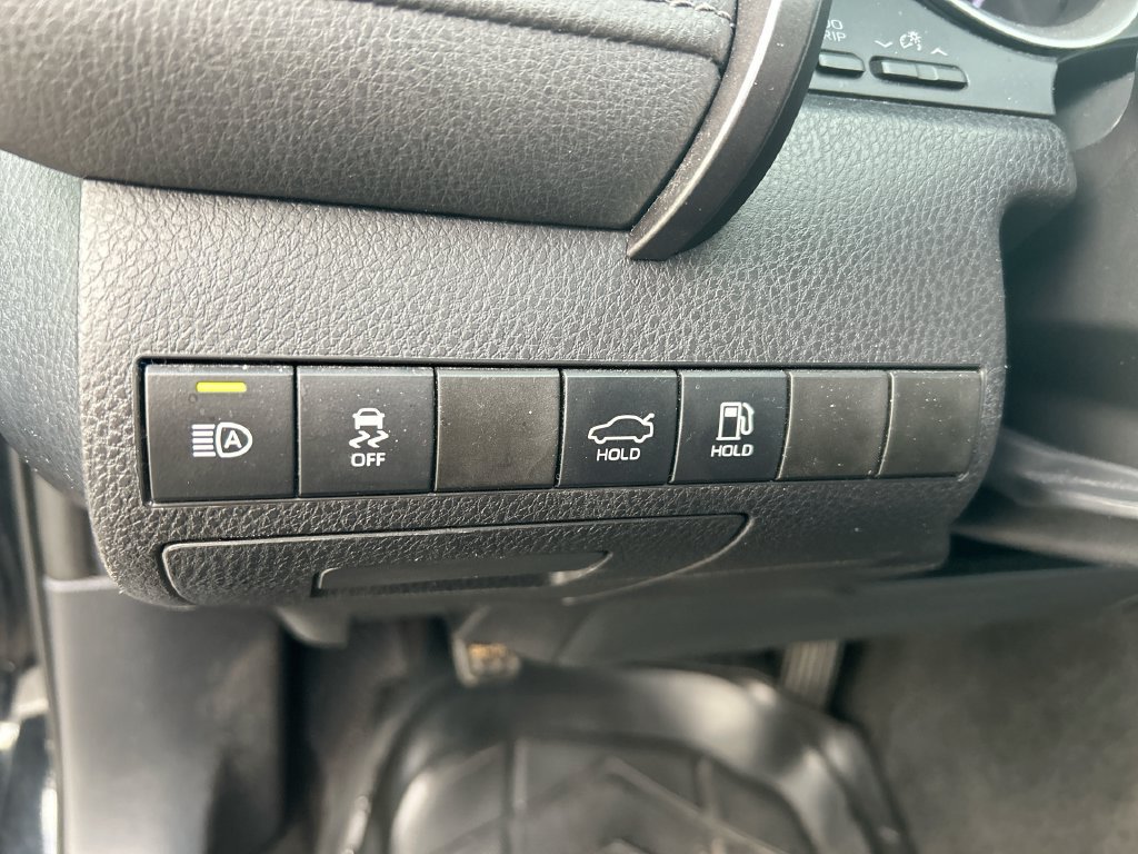 Used 2022 Toyota Camry LE FWD image 14