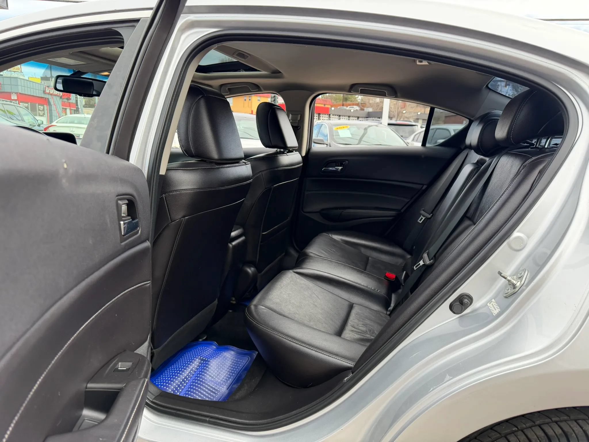 Used 2013 Acura ILX w/ Premium Package FWD image 16