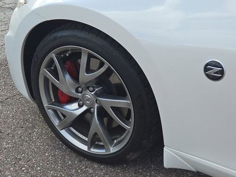Used 2013 Nissan 370Z Touring w/ Sport Pkg RWD image 10