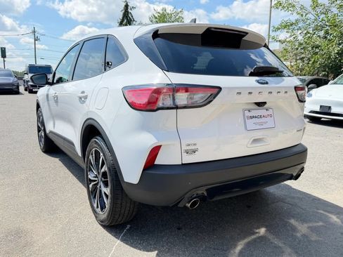 Used 2022 Ford Escape SE w/ SE Sport Appearance Package AWD/4WD image 8