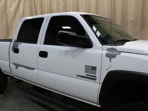 Used 2006 Chevrolet Silverado 2500 W/T w/ Heavy-Duty Power Package image 11