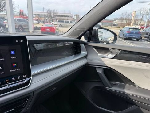 New 2026 Volkswagen Tiguan SE R-Line AWD/4WD image 19
