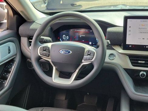 Certified 2026 Ford Explorer Active RWD image 18