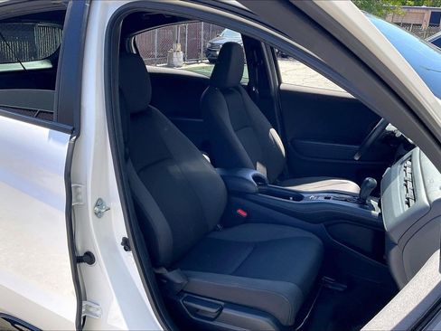 Used 2020 Honda HR-V Sport image 6