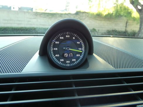 Used 2018 Porsche Panamera 4 image 64