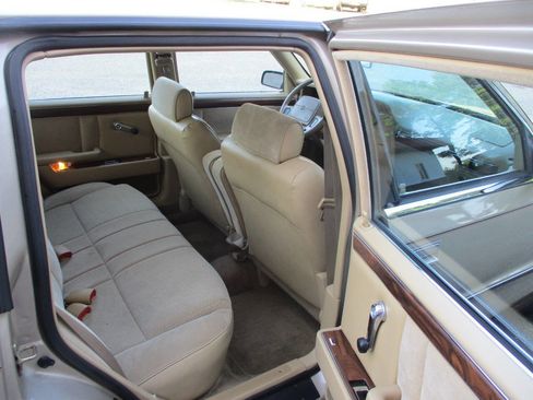 Used 1993 Dodge Dynasty FWD image 23