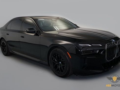 Used 2024 BMW 760i xDrive w/ Premium Package 2 image 2