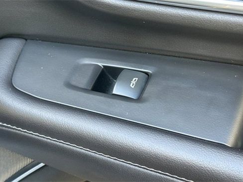 Used 2021 Chevrolet Suburban LT w/ LT Signature Package image 23