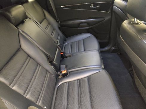 Used 2020 Kia Sorento EX image 19
