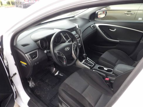 Used 2016 Hyundai Elantra GT FWD image 8