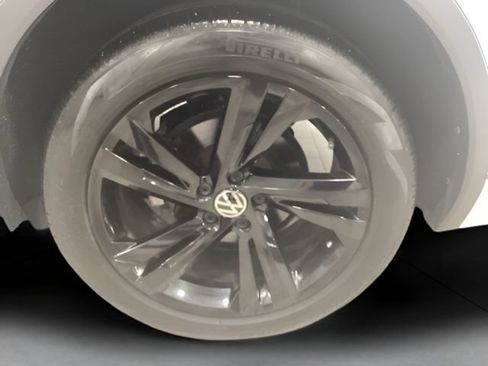 Certified 2024 Volkswagen Tiguan SE R-Line AWD/4WD image 24