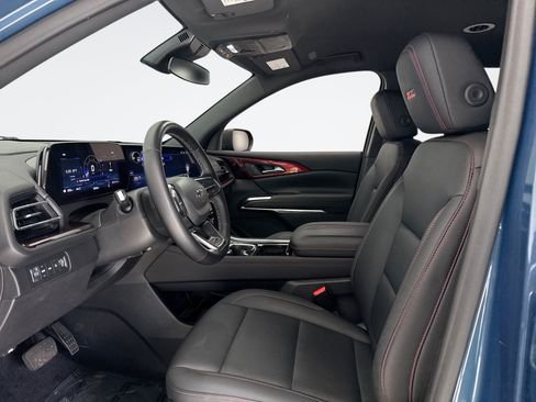 Used 2024 Chevrolet Traverse Z71 w/ LPO, Floor Liner Package AWD/4WD image 10