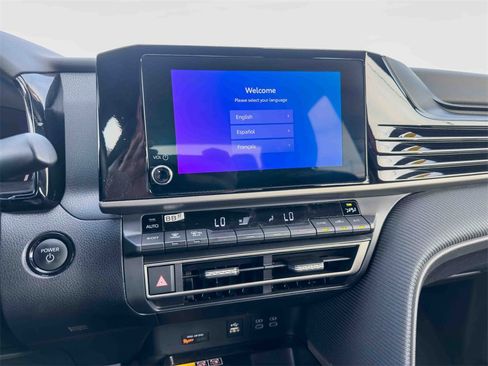 Certified 2025 Toyota Camry SE image 29