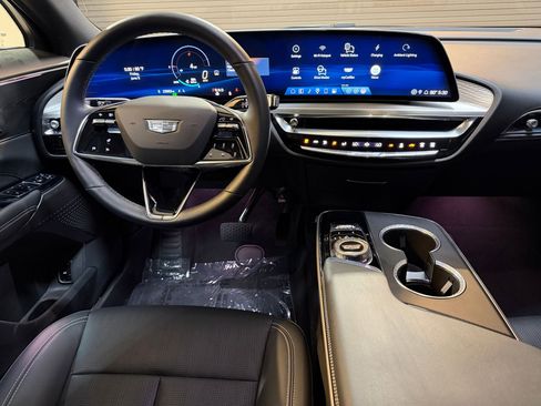 Certified 2024 Cadillac Lyriq Luxury RWD image 4