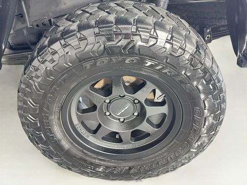 Used 2023 Toyota Tacoma TRD Off-Road w/ Technology Package AWD/4WD image 36