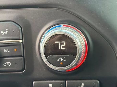 Used 2019 GMC Sierra 1500 SLT AWD/4WD image 29