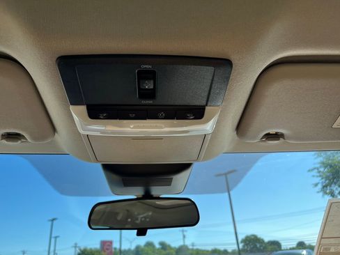 Used 2025 Nissan Sentra SV w/ SV Premium Package FWD image 46