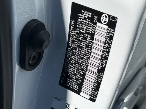 Used 2023 Toyota Corolla LE FWD image 30