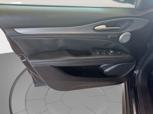 Used 2018 Alfa Romeo Stelvio Ti Sport image 12