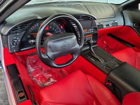 Used 1996 Chevrolet Corvette Convertible RWD image 12