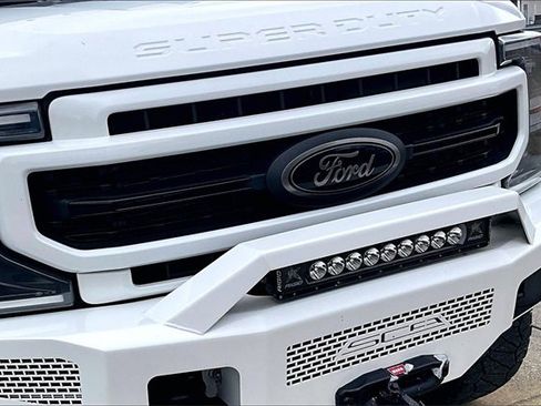 Used 2022 Ford F250 Lariat w/ Black Appearance Package image 29