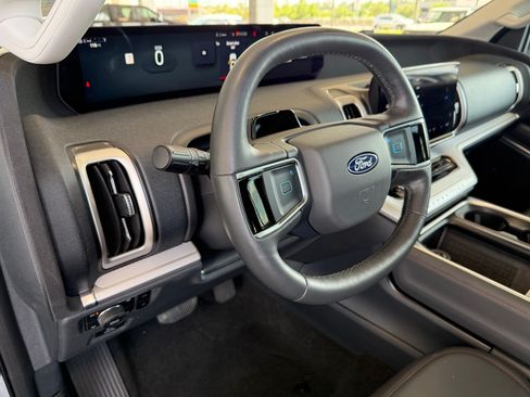 Certified 2025 Ford Expedition Max Active AWD/4WD image 4