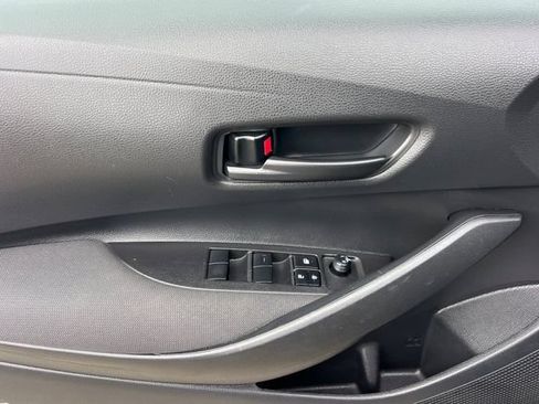 Used 2025 Toyota Corolla LE FWD image 13