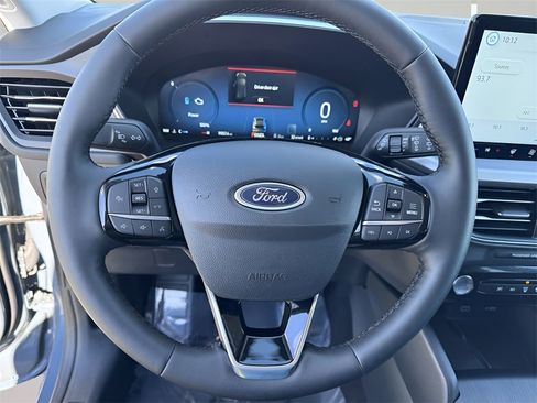 Used 2025 Ford Escape SE w/ PHEV Premium Package image 21