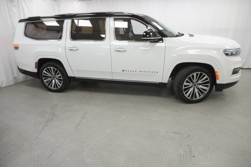 Used 2023 Jeep Grand Wagoneer L Series III w/ HD Trailer Tow Package AWD/4WD image 17