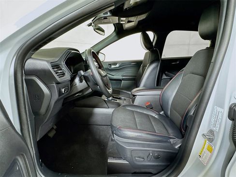 Used 2025 Ford Escape ST-Line image 17