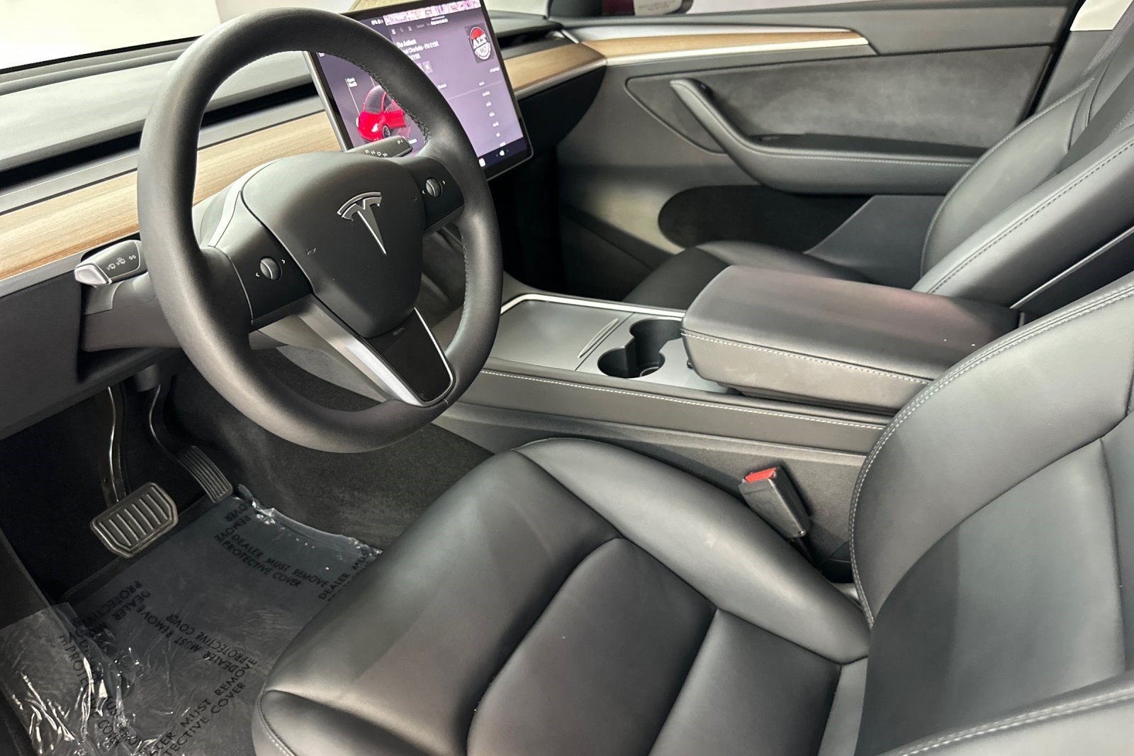 Used 2024 Tesla Model Y Long Range AWD/4WD image 5